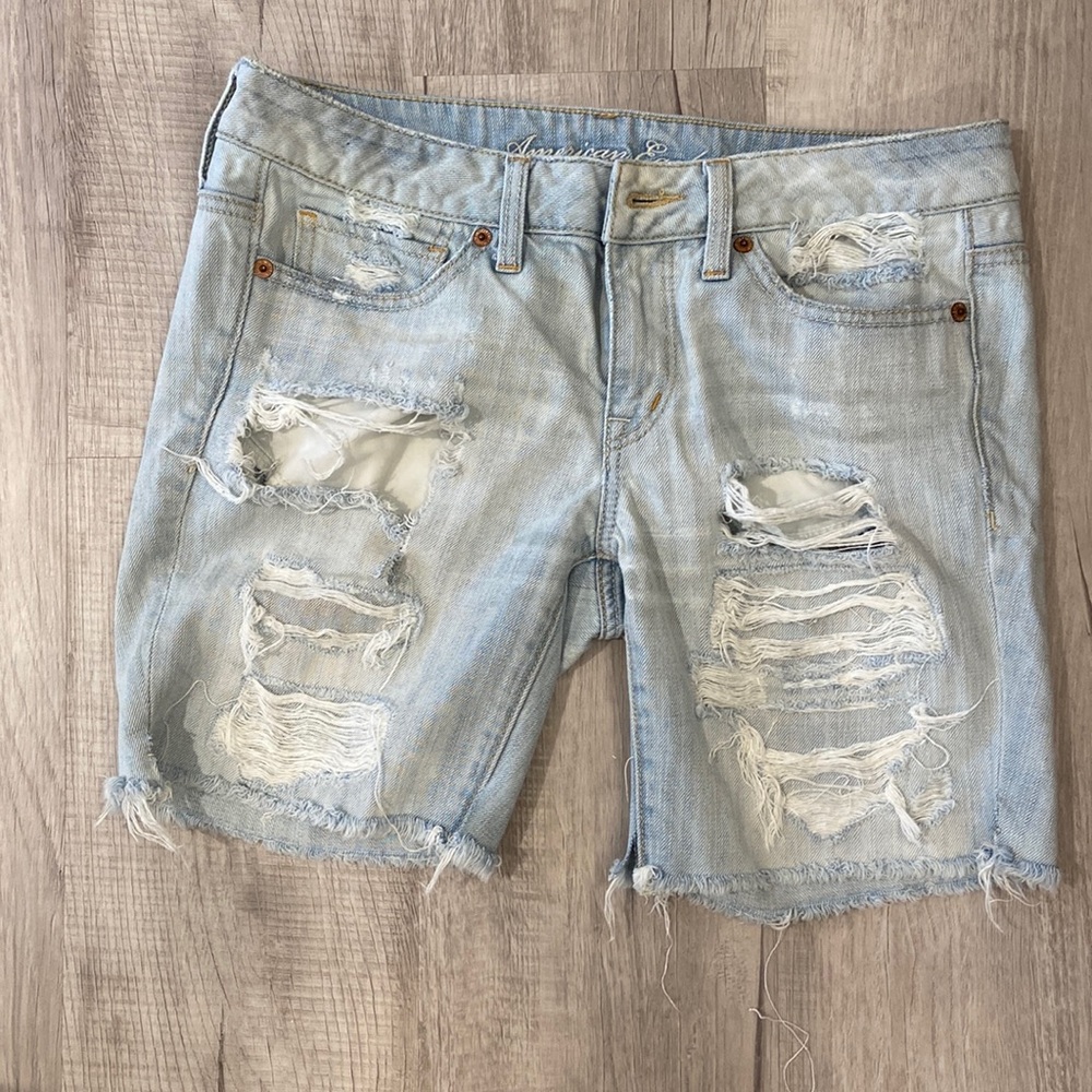 American eagle low rise long length short